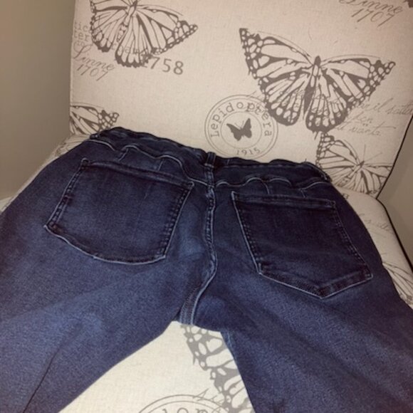 SUPER CUTE!!!    Free People Infinite Stretch Pull-On Flare Jeans - Picture 5 of 5